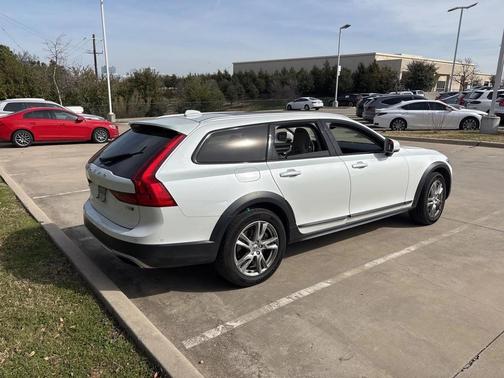2018 Volvo V90 Cross Country T5