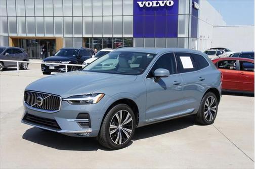 2022 Volvo XC60 B5 Inscription