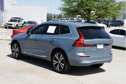 2022 Volvo XC60 B5 Inscription