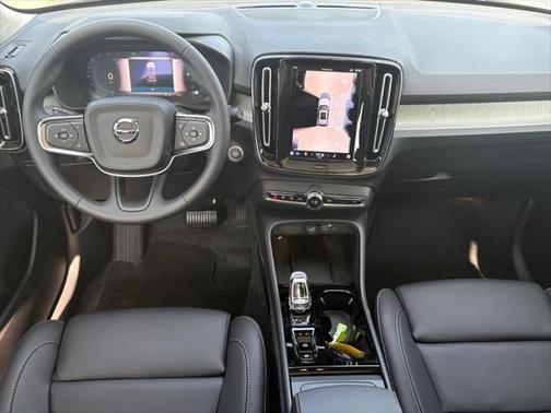 2025 Volvo XC40 B5 Plus Dark Theme