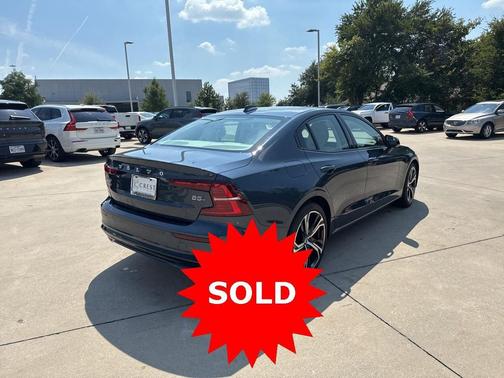 2024 Volvo S60 B5 Plus Dark Theme