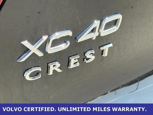 2023 Volvo XC40 B5 Plus Bright Theme
