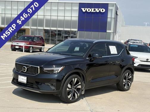 2023 Volvo XC40 B5 Plus Bright Theme