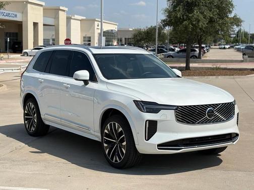2023 Volvo XC40 B5 Plus Bright Theme