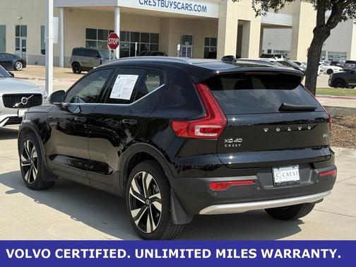 2023 Volvo XC40 B5 Plus Bright Theme