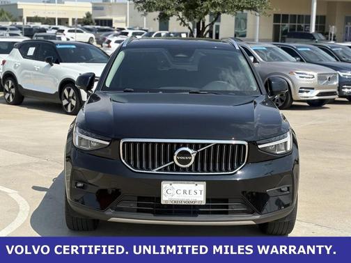 2023 Volvo XC40 B5 Plus Bright Theme