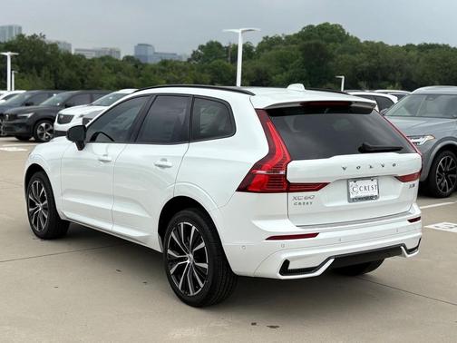 2025 Volvo XC60 B5 Plus