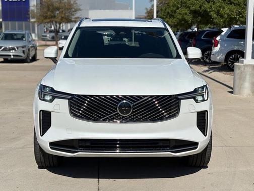 2025 Volvo XC90 B6 Plus 7-Seater