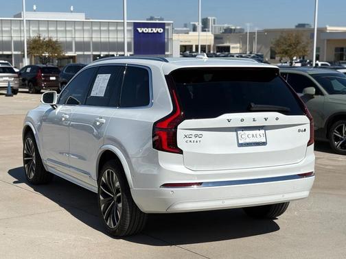 2025 Volvo XC90 B6 Plus 7-Seater