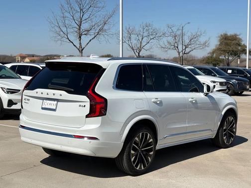 2025 Volvo XC90 B6 Plus 7-Seater