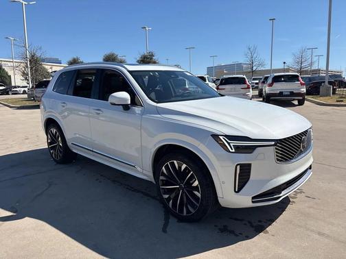 2025 Volvo XC90 B6 Plus 7-Seater