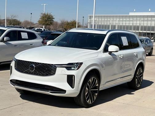 2025 Volvo XC90 B6 Plus 7-Seater