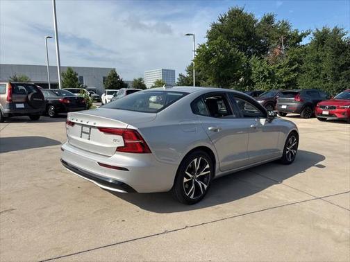 2025 Volvo S60 B5 Core