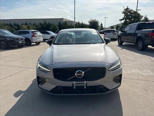 2025 Volvo S60 B5 Core