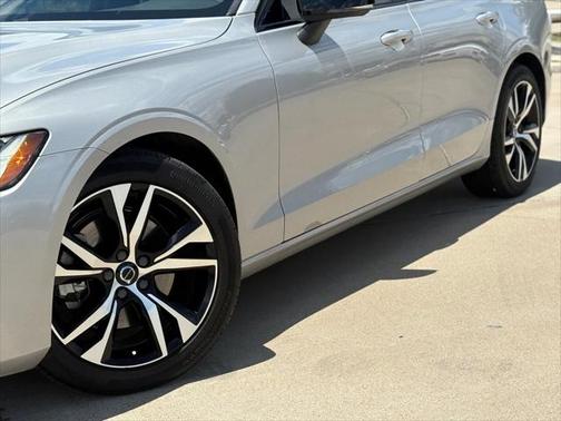 2025 Volvo S60 B5 Core