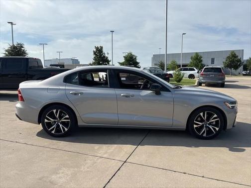 2025 Volvo S60 B5 Core