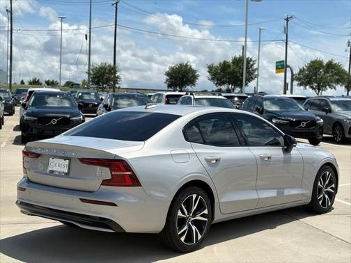 2025 Volvo S60 B5 Core