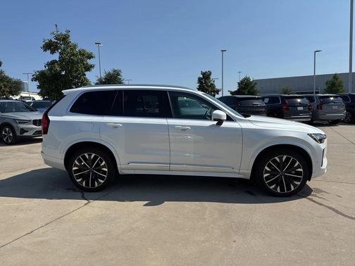 2025 Volvo XC90 B6 Plus 7-Seater