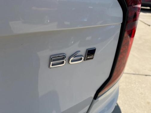 2025 Volvo XC90 B6 Plus 7-Seater