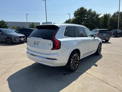 2025 Volvo XC90 B6 Plus 7-Seater