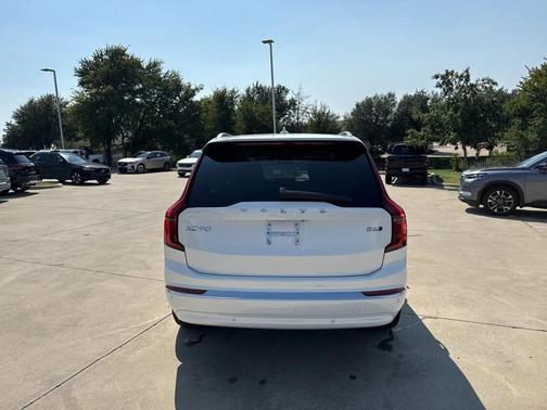 2025 Volvo XC90 B6 Plus 7-Seater