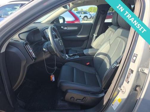 Vapour Gray Metallic 2026 Volvo XC40 B5 Plus