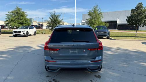 Thunder Gray Metallic 2024 Volvo XC60 B5 AWD