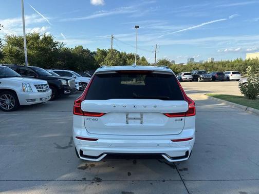 2025 Volvo XC60 B5 Plus