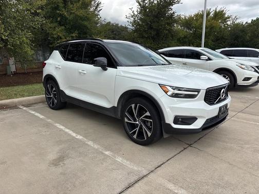 2020 Volvo XC40 T4 R-Design