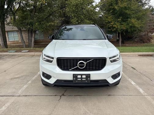 2020 Volvo XC40 T4 R-Design