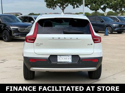 Crystal White Metallic 2023 Volvo XC40 B5 Plus Bright Theme