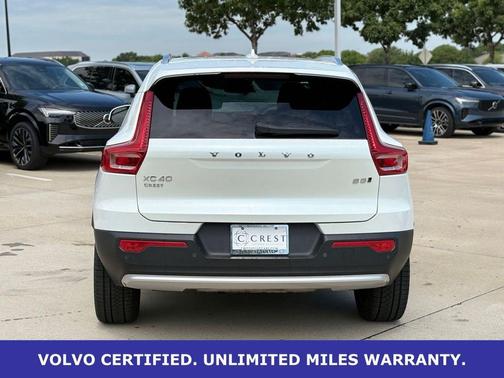 Crystal White Metallic 2023 Volvo XC40 B5 Plus Bright Theme