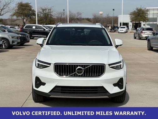 2025 Volvo XC40 B5 Plus Bright Theme