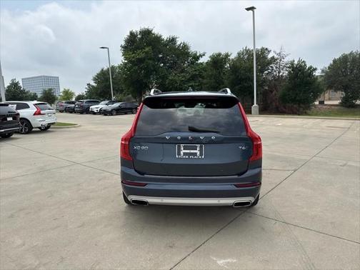 2018 Volvo XC90 T6 Momentum