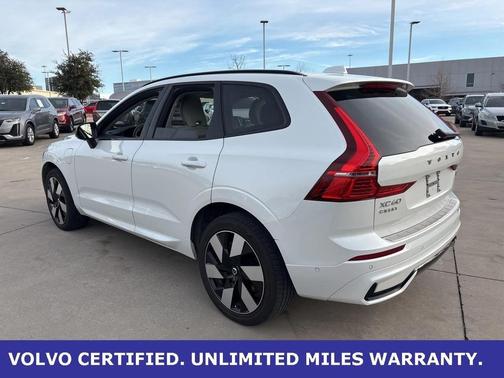 2023 Volvo XC60 Recharge Plug-In Hybrid T8 Plus Dark Theme