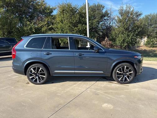 2024 Volvo XC90 AWD Plus