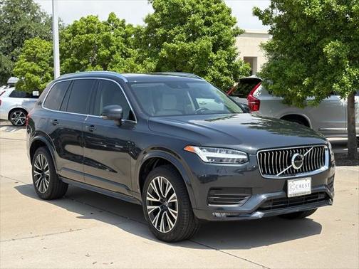 2022 Volvo XC90 T6 Momentum