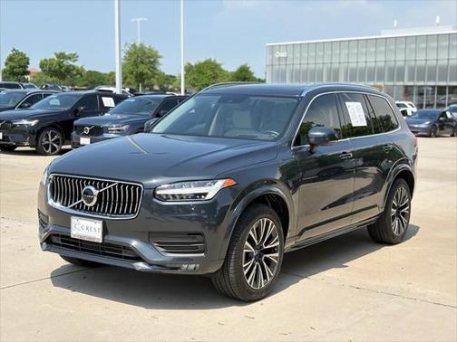 2022 Volvo XC90 T6 Momentum