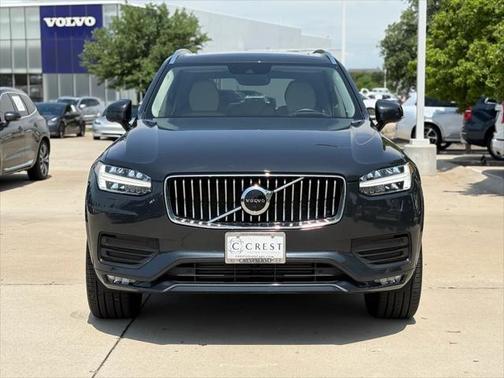 2022 Volvo XC90 T6 Momentum