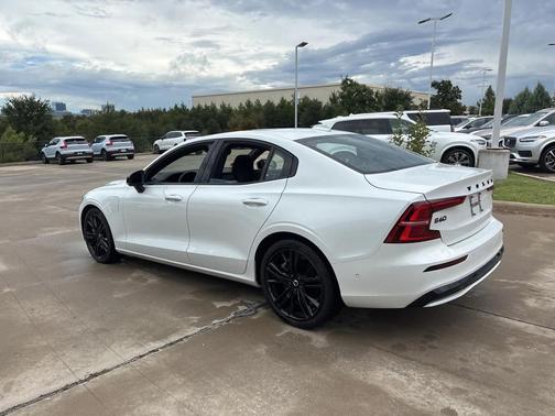 2024 Volvo S60 Recharge Plug-In Hybrid Ultimate