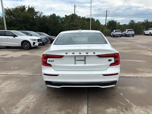 2024 Volvo S60 Recharge Plug-In Hybrid Ultimate