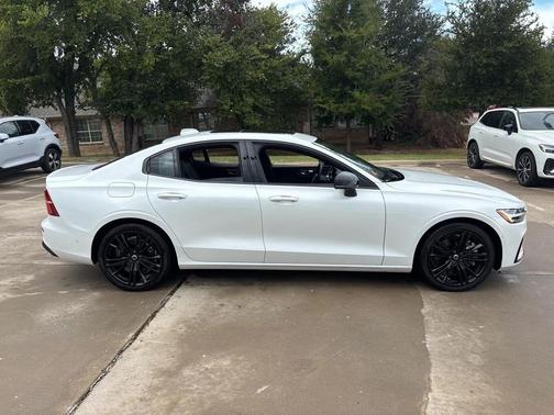 2024 Volvo S60 Recharge Plug-In Hybrid Ultimate