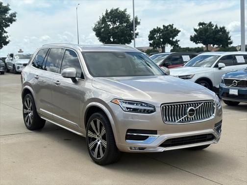 2024 Volvo XC90 B5 Plus
