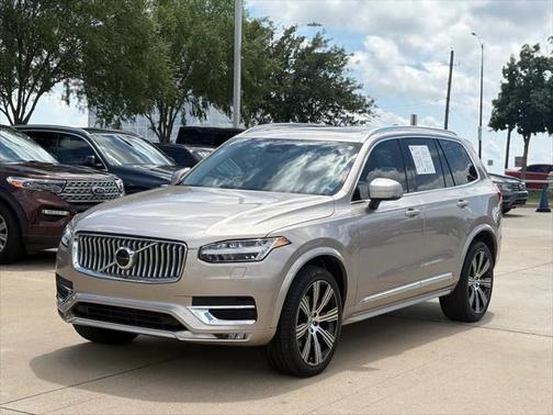 2024 Volvo XC90 B5 Plus