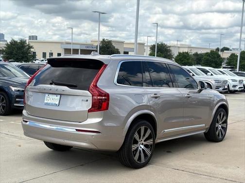 2024 Volvo XC90 B5 Plus