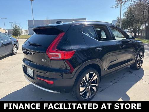 2023 Volvo XC40 Ultimate