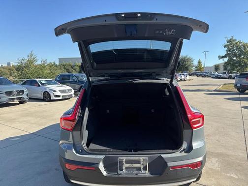 2020 Volvo XC40 T4 Momentum