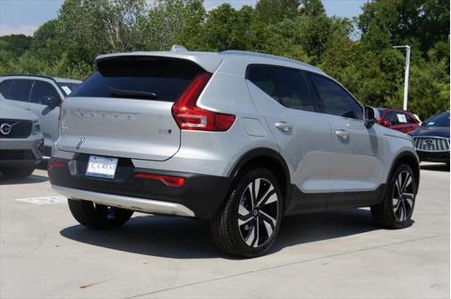 2025 Volvo XC40 B5 Plus Bright Theme