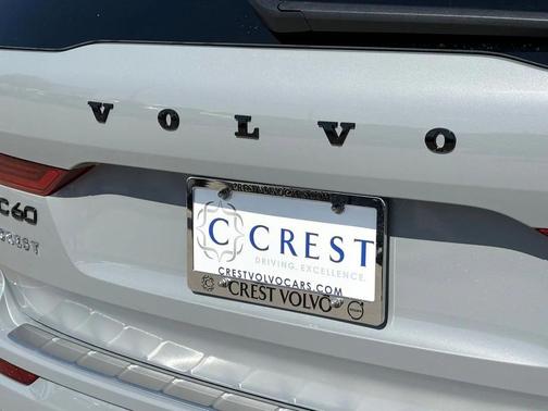 2026 Volvo XC60 B5 Ultra Black Edition