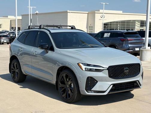 2026 Volvo XC60 B5 Ultra Black Edition